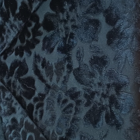 Vintage black velvet pattern gold tone clutch purse - Picture 2 of 5